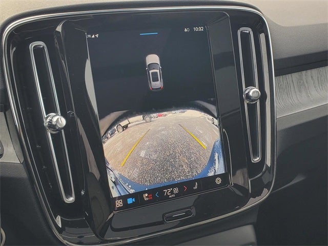 2025 Volvo XC40 B5 Core