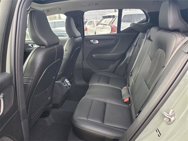 2025 Volvo XC40 B5 Core