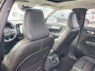 2025 Volvo XC40 B5 Core