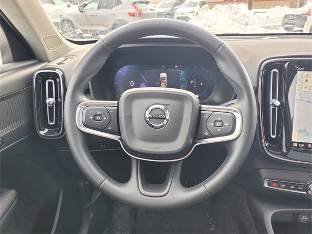 2025 Volvo XC40 B5 Core