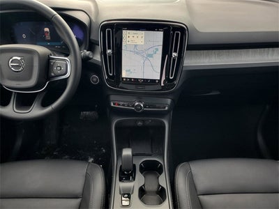 2025 Volvo XC40 B5 Core