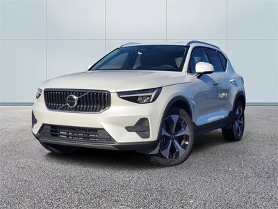 2025 Volvo XC40 B5 Core