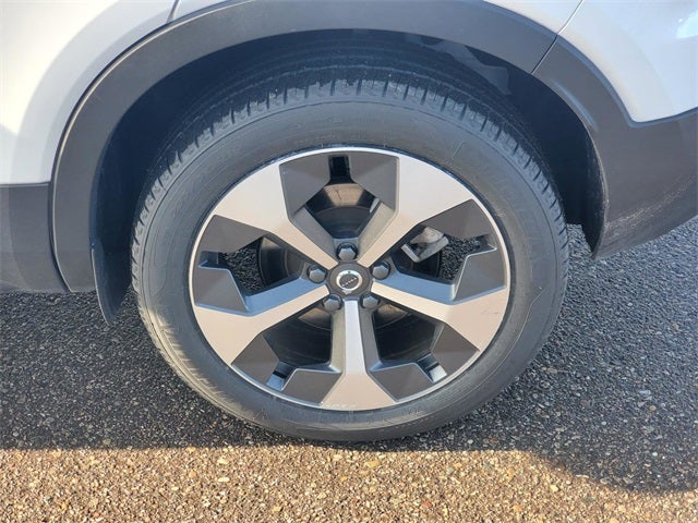 2025 Volvo XC40 B5 Core