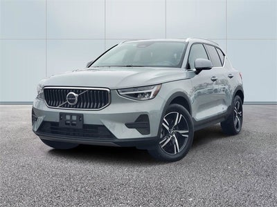 2025 Volvo XC40 B5 Core
