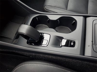 2025 Volvo XC40 B5 Core