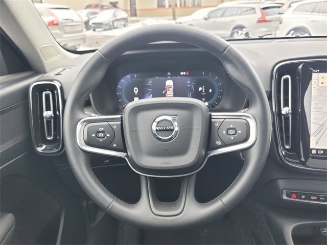 2025 Volvo XC40 B5 Core