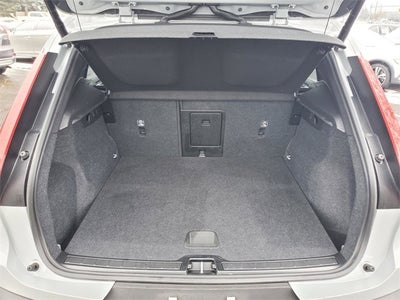 2025 Volvo XC40 B5 Core