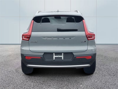 2025 Volvo XC40 B5 Core