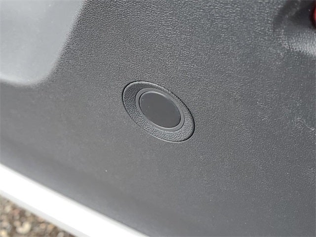 2025 Volvo XC40 B5 Core