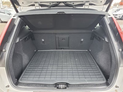 2025 Volvo XC40 B5 Core