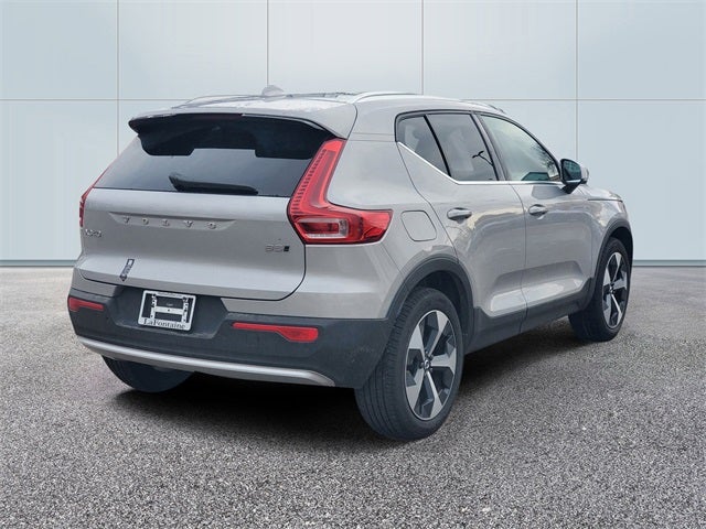 2025 Volvo XC40 B5 Core