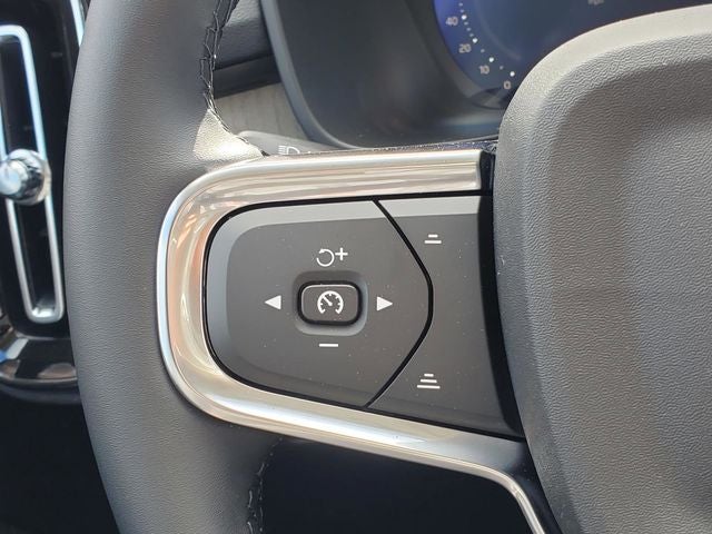 2026 Volvo XC40 B5 Core