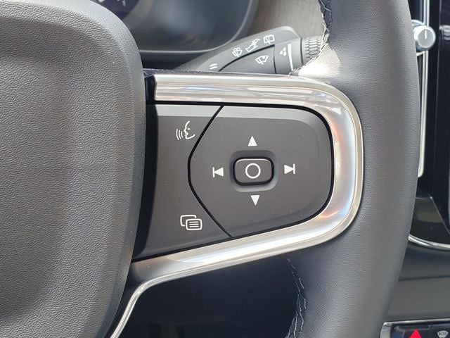 2026 Volvo XC40 B5 Core
