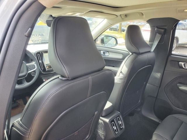 2026 Volvo XC40 B5 Core