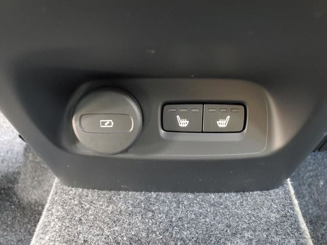 2026 Volvo XC40 B5 Core