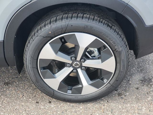 2026 Volvo XC40 B5 Core