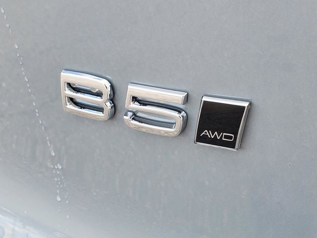2026 Volvo XC40 B5 Core