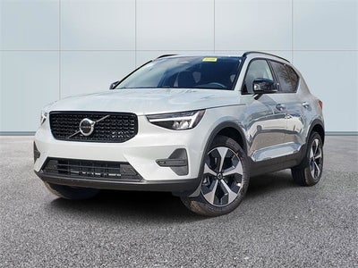 2026 Volvo XC40 B5 Core