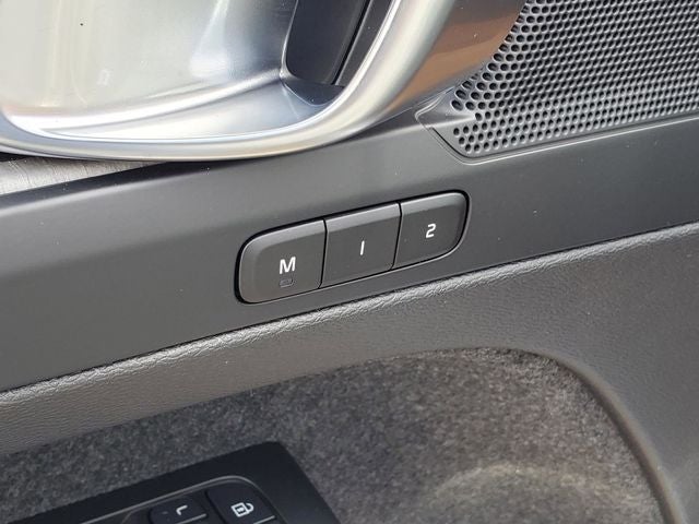 2026 Volvo XC40 B5 Core