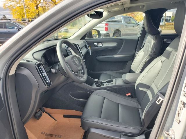 2026 Volvo XC40 B5 Core