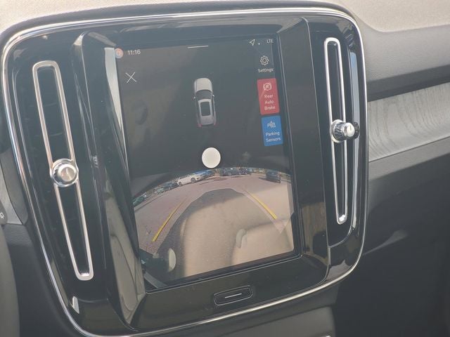 2026 Volvo XC40 B5 Core