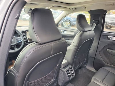 2026 Volvo XC40 B5 Core