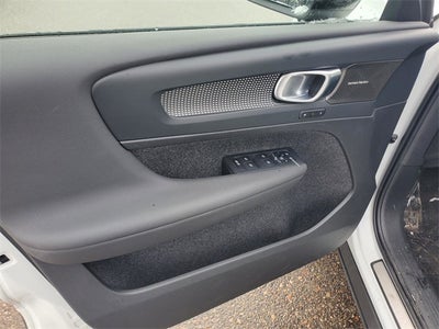 2024 Volvo XC40 Ultimate