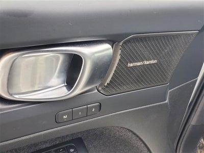 2024 Volvo XC40 Ultimate