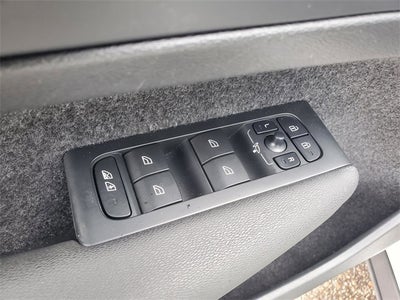 2024 Volvo XC40 Ultimate