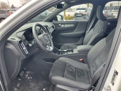 2024 Volvo XC40 Ultimate