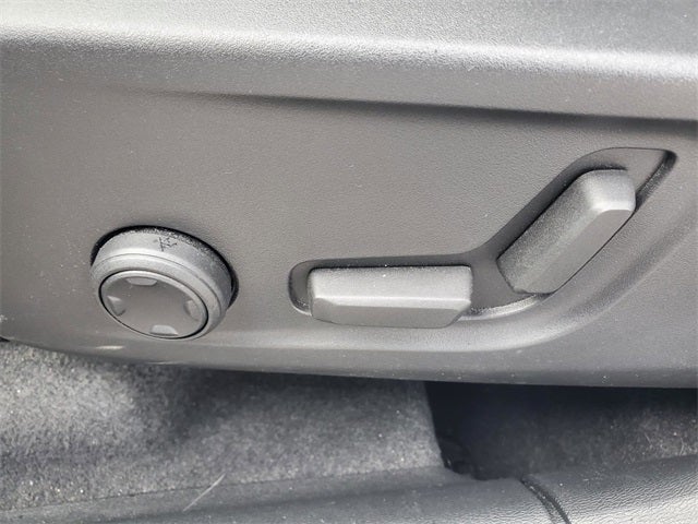 2024 Volvo XC40 Ultimate