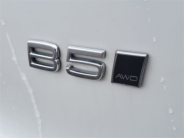 2024 Volvo XC40 Ultimate