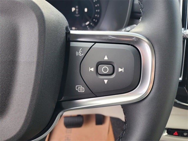 2026 Volvo XC40 B5 Ultra