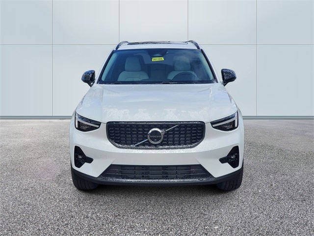 2026 Volvo XC40 B5 Ultra