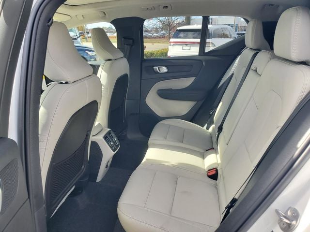 2026 Volvo XC40 B5 Ultra