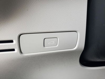2023 Volvo XC40 B5 Plus Bright Theme