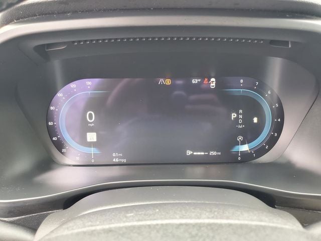 2023 Volvo XC40 B5 Plus Bright Theme