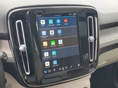 2023 Volvo XC40 B5 Plus Bright Theme