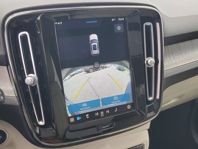 2023 Volvo XC40 B5 Plus Bright Theme