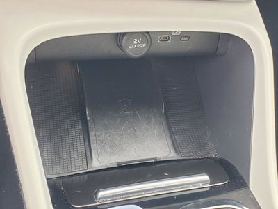 2023 Volvo XC40 B5 Plus Bright Theme