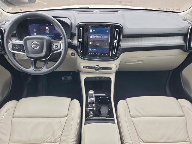 2023 Volvo XC40 B5 Plus Bright Theme