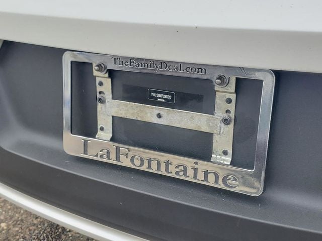 2023 Volvo XC40 B5 Plus Bright Theme