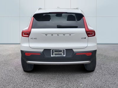 2023 Volvo XC40 B5 Plus Bright Theme