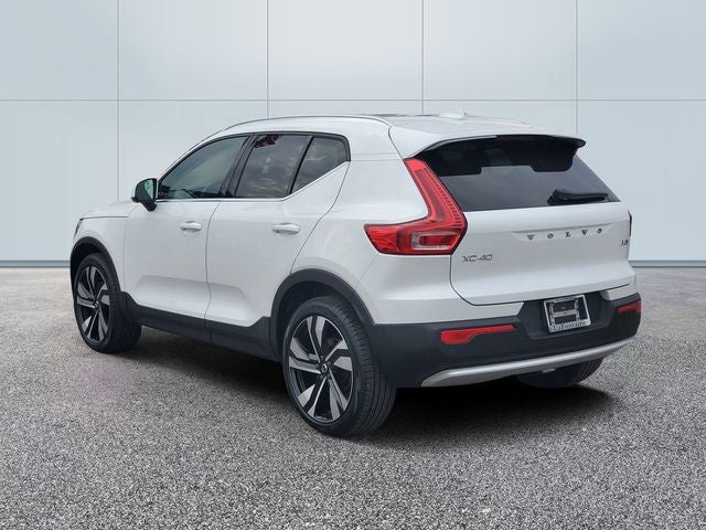 2023 Volvo XC40 B5 Plus Bright Theme