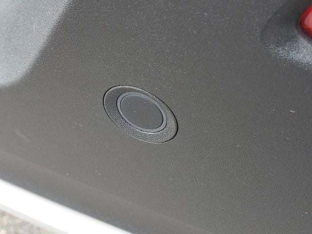 2023 Volvo XC40 B5 Plus Bright Theme