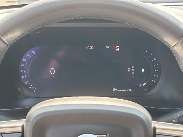 2023 Volvo XC40 B5 Plus Dark Theme