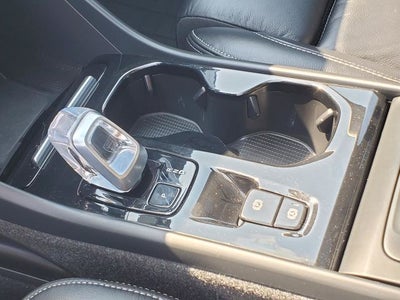 2023 Volvo XC40 B5 Plus Dark Theme
