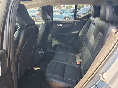 2023 Volvo XC40 B5 Plus Dark Theme