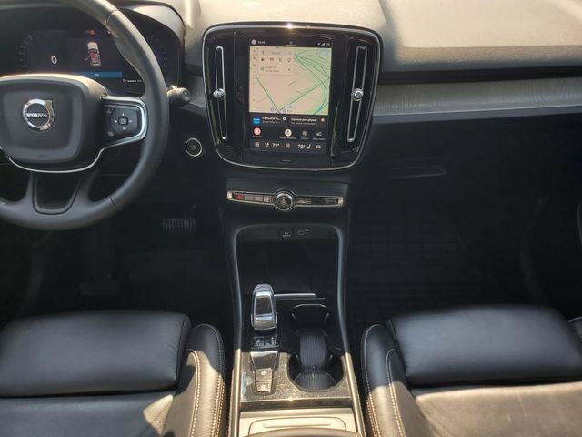 2023 Volvo XC40 B5 Plus Dark Theme