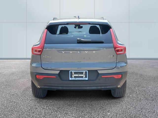 2023 Volvo XC40 B5 Plus Dark Theme